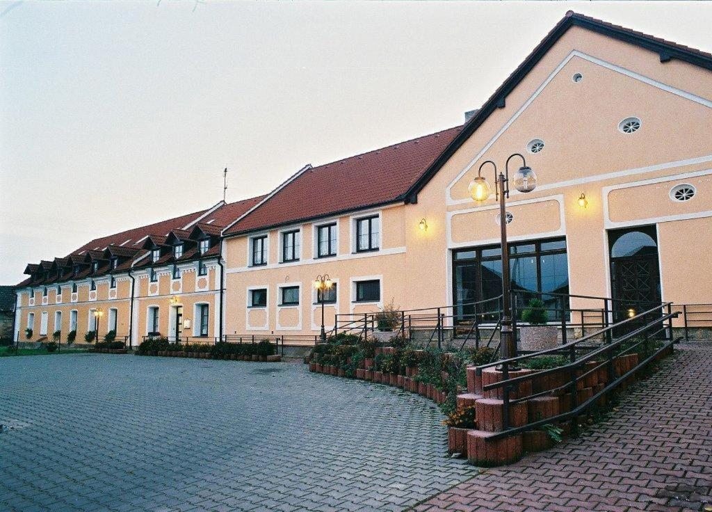 Pension U Svateho Jana Hradec Kralove Exterior photo